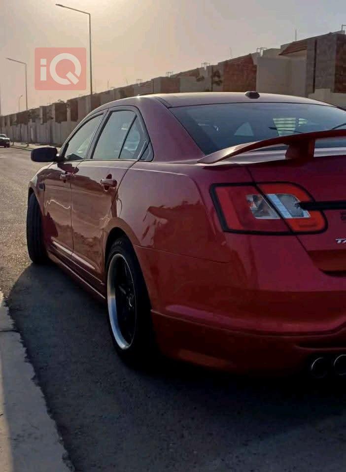 Ford Taurus